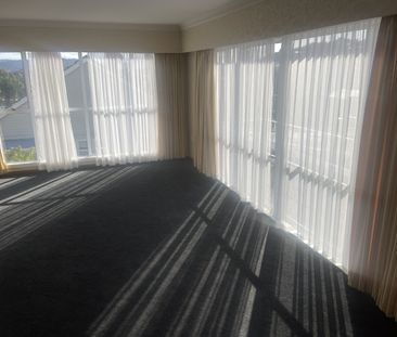 102 Strathmore Avenue, Strathmore Park - Photo 1