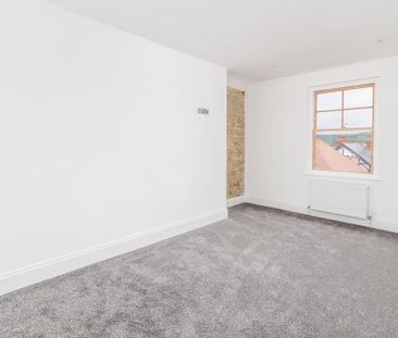 3 bedroom apartment to rent - Photo 2