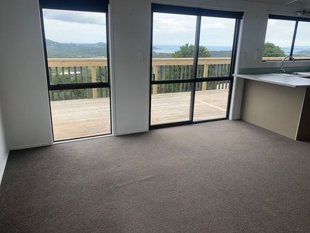Hilltop Coastal Retreat with Expansive Sea Views - Photo 4