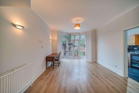 3 bedroom end of terrace house to rent - Photo 4