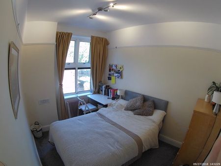 Room in a Shared House, Leighton Road, M16 - Photo 5