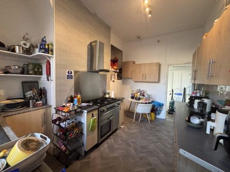 21 Regent Park Terrace, Leeds, LS6 2AX - Photo 5