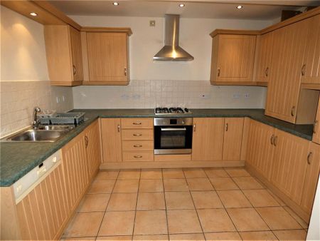2 bedroom flat to rent - Photo 4