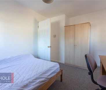 4 bedroom semi-detached house to rent - Photo 6