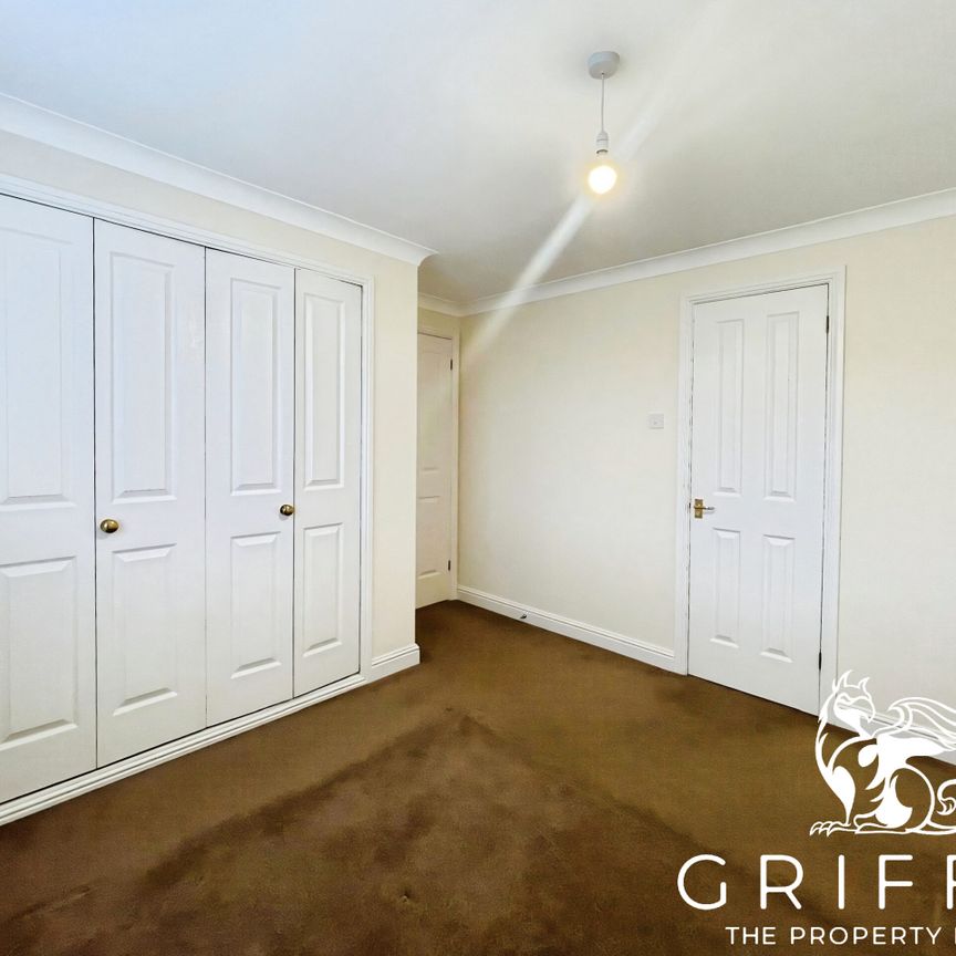 Poplar Close, South Ockendon, RM15 - Photo 1