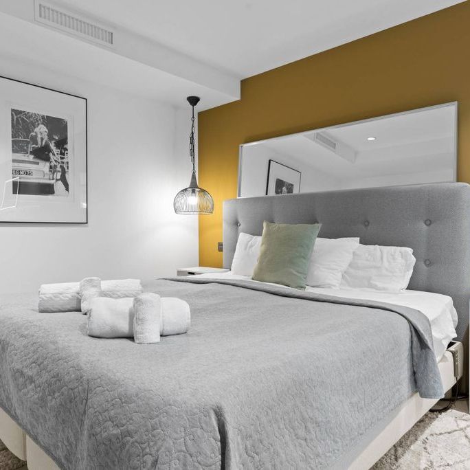 5 bedroom luxury Villa for rent in El Paraíso, Andalusia - Photo 1