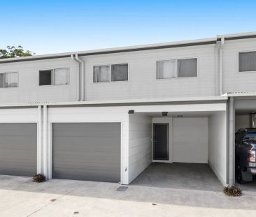 Light-Filled Townhouse Living with Leafy Outdoor Retreat - Photo 6