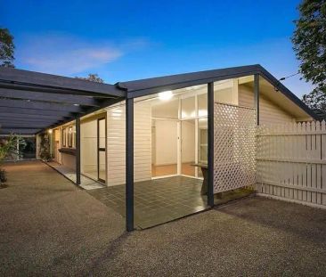 31 Quentin Street, Chapel Hill QLD 4069 - Photo 1