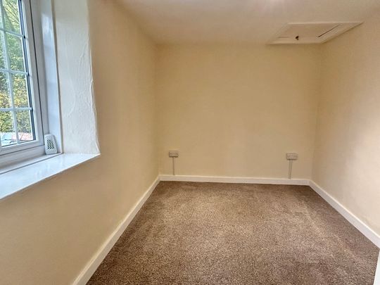 3 bedroom Delightful Three Bedroom Cottage to rent - Photo 1