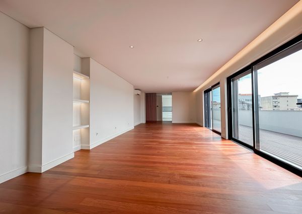 Penthouse T4 com Terraço Privativo em Matosinhos Sul