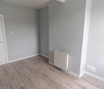 2 bedroom ground floor flat to rent - Photo 5