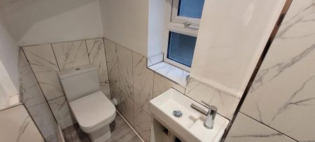 1 bedroom in a house share to rent - Photo 5