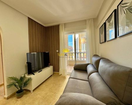 TWO BEDROOM APARTMENT FOR RENT IN THE CENTER OF TORREVIEJA - Photo 3