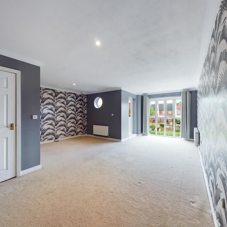 3 bedroom end of terrace house to rent - Photo 1