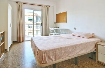 Carrer del Poeta Mas y Ros, Valencia, Valencian Community 46022 - Photo 4