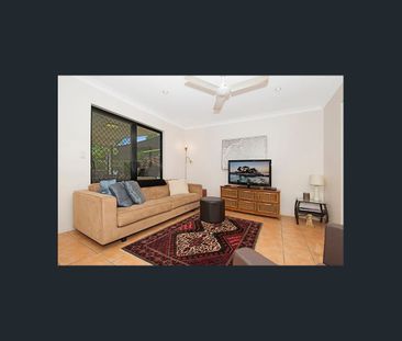 Spacious Family Home in Quiet Location! - Photo 2