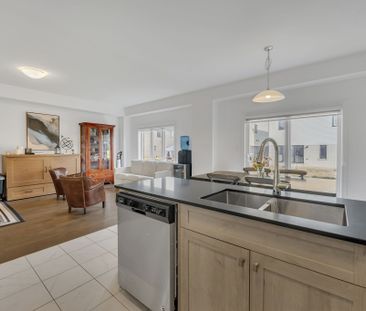 For Lease - 241 Longboat Run, Brantford, Ontario - Photo 3