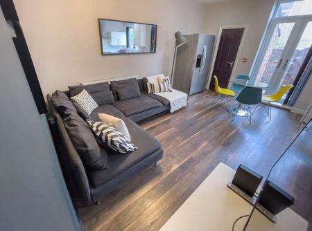 Esher Road, L6 - Photo 3