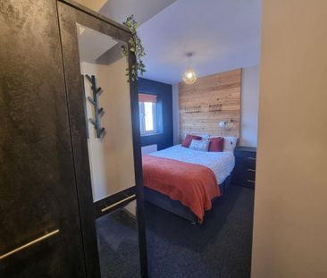 1 bedroom in a house share to rent - Photo 2