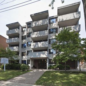 40 West - Photo 2