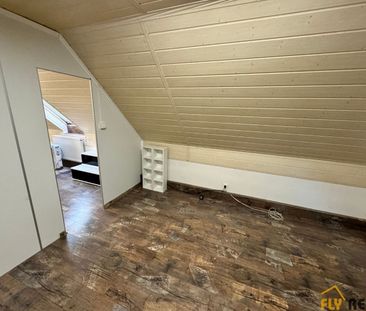 Prenájom menšieho 2-izbového podkrovného bytu (44 m2) v Seredi za 4... – Fotografia 3