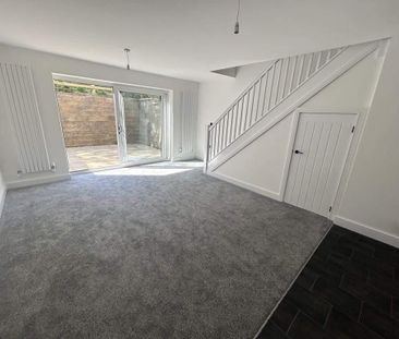 3 bedroom terraced house to rent - Photo 2