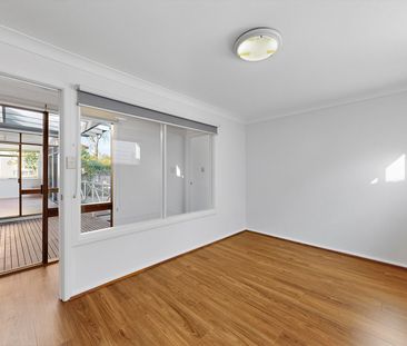 BOUTIQUE FAMILY HOME LOCATED IN A QUIET STREET - Photo 1