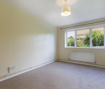 1 bedroom ground floor flat to rent - Photo 1