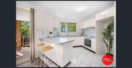 LARGE TWO BEDROOM APARTMENT IN A GREAT LOCATION - Photo 3