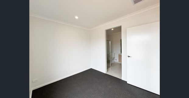Brand New Modern Home in a Fast-Growing Strathtulloh Estate - Photo 1