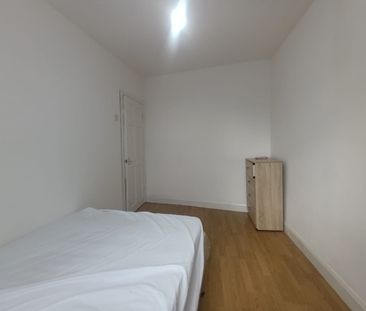 1 Bed Flat, Wick Road, E9 - Photo 5