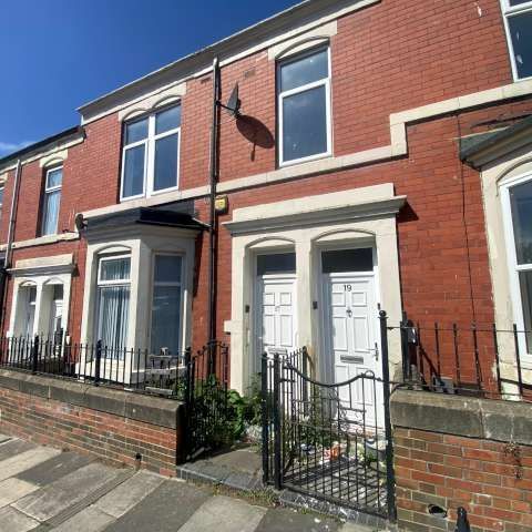 3 bed flat to rent in Ladykirk Road, Newcastle upon Tyne - Photo 1