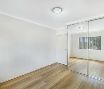 Perfectly Located 2 Bedroom Apartment! - Photo 3