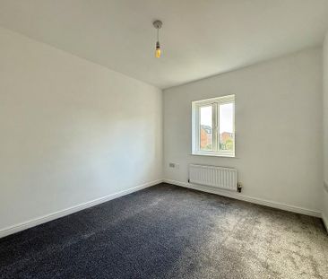 3 bedroom end of terrace house to rent - Photo 4