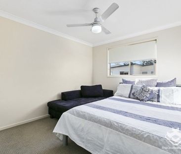 Double Garage Townhouse with Ducted AC - Photo 6