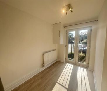 Torside Mews, Glossop - Photo 4