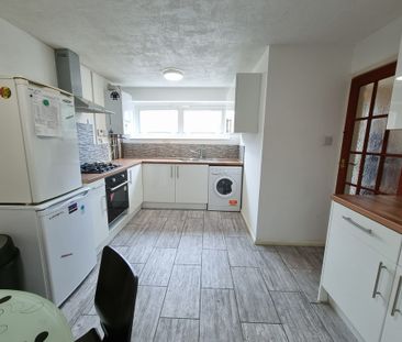 3 Bed Student Accommodation - Photo 4