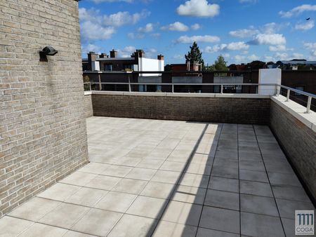 Duplex appartement met zonneterras van 72m² in het hart van Brasschaat - Photo 2