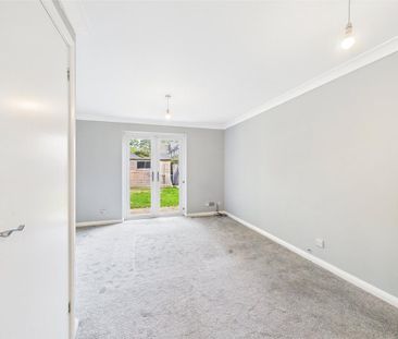 2 bedroom semi-detached house to rent - Photo 5
