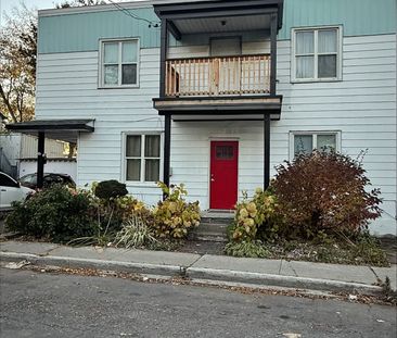 For Lease - 262 EMOND Street Unit# A, Vanier and Kingsview Park, On... - Photo 1