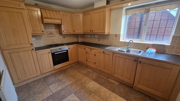 2 BED Apartment To rent - Photo 1