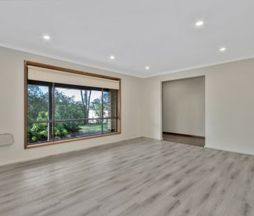 Charming 3 Bedroom Home in Leafy Hope Valley! - Photo 5