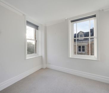 3 bedroom flat to rent - Photo 3
