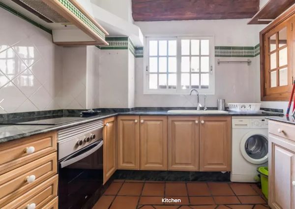 Carrer de les Danses, Valencia, Valencian Community 46001