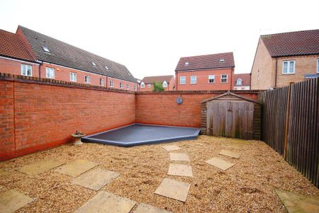 3 bedroom end of terrace house to rent - Photo 5