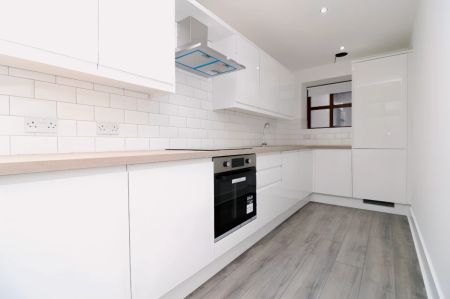 3Bedrooms, 1Bathrooms - Photo 5