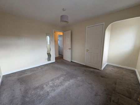 2 bedroom mews to rent - Photo 3