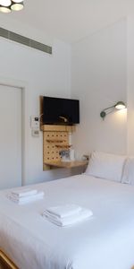 BILLS INCLUDED - Stylish and modern studio flat in Philbeach Gardens, London SW5 - Photo 3