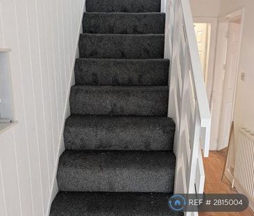 3 bedroom semi-detached house to rent - Photo 4