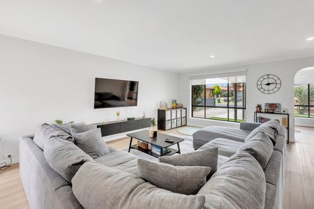 21 Kinlora Avenue, Epping VIC 3076 - Photo 4